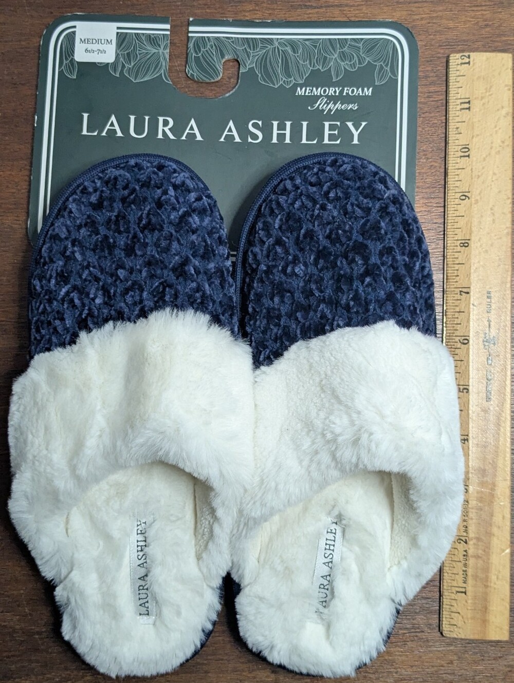 LAURA ASHLEY Women's  Slippers Size: M  blue and White Color  New!